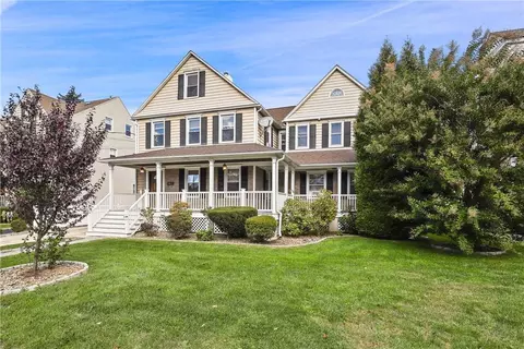 42 Neptune Ave, New Rochelle, NY 10805