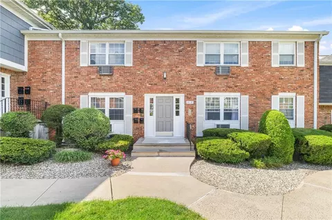 95 Doxbury Ln, Ramapo, NY 10901