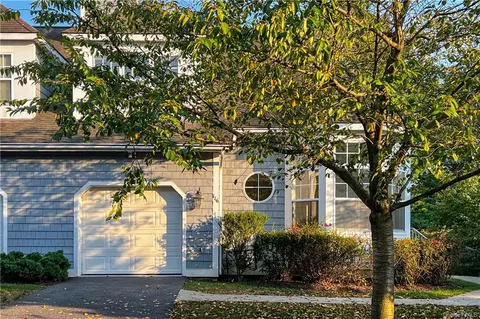 116 Mystic Dr, Ossining, NY 10562