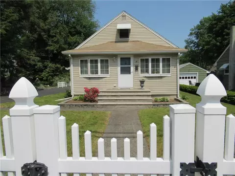 18 Cranberry Rd, Ramapo, NY 10974