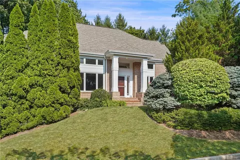 1 Longledge Dr, Rye Brook, NY 10573