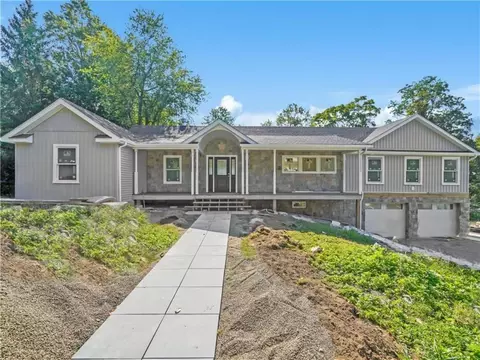 103 Leda Dr, Peekskill, NY 10566