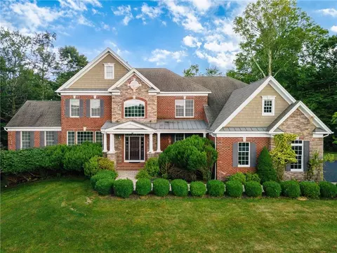 151 Heather Dr, Beekman, NY 12533