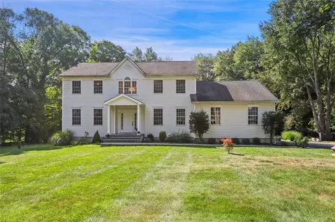8 Vic Pass, Carmel, NY 10512