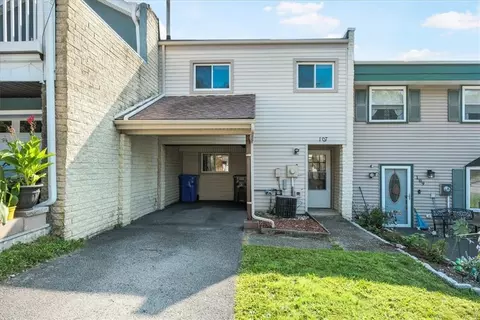 107 Country Club Dr, Florida, NY 10921