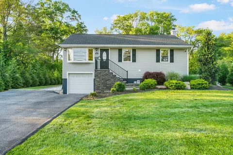 368 Convent Rd, Orangetown, NY 10913