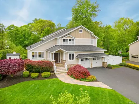 36 Cragmere Oval, Clarkstown, NY 10956