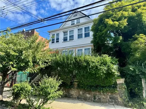 1059 E 225th St, New York, NY 10466
