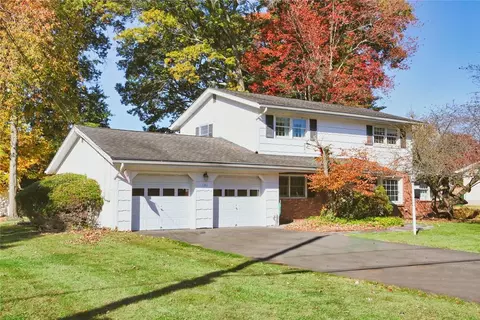 151 Sleepy Hollow Ln, Clarkstown, NY 10920