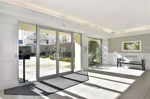 2 Stoneleigh Plz #3G, Bronxville, NY 10708