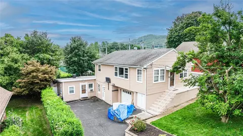 20 Hewitt St, Haverstraw, NY 10923