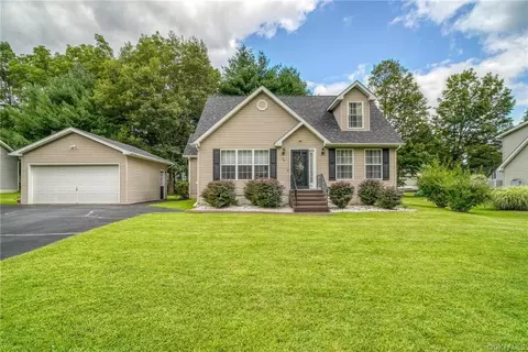 14 Rosewood Ln, Mamakating, NY 12790