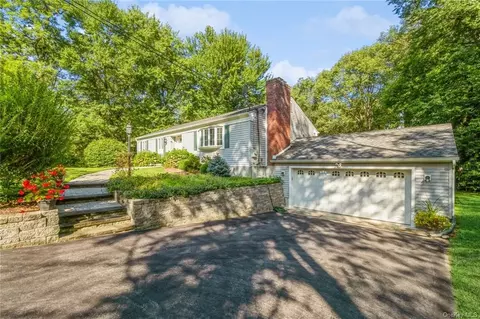 125 Sleight Plass Rd, La Grange, NY 12603
