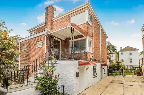 25 Abner Pl, Yonkers, NY 10704