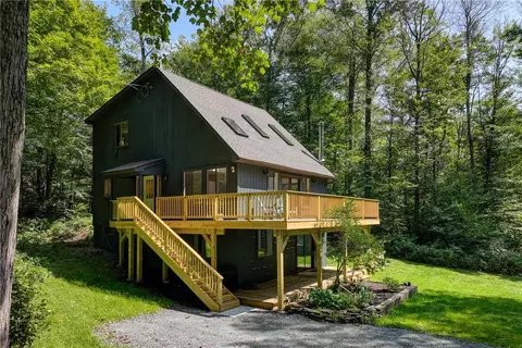29 N Branch Common Rd, Callicoon, NY 12766