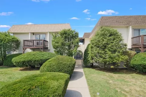 22 Village Park Dr #3D, Fishkill, NY 12524