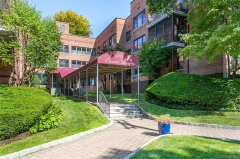 1015 Old Boston Post Rd #2L, Mamaroneck, NY 10543
