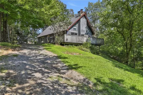188 Poppy Ln, Marlboro, NY 12542