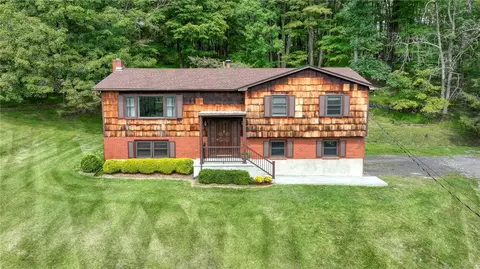 45 Tap Stone Ln, Greenville, NY 12771