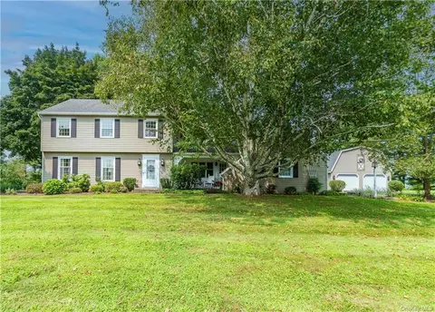 215 Dubois Rd, New Paltz, NY 12561