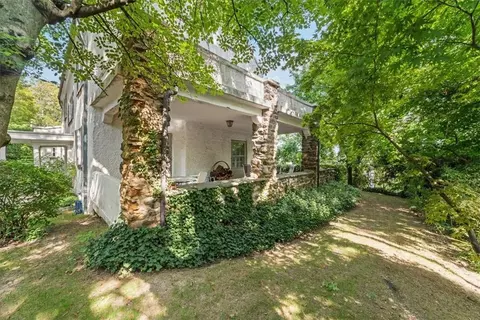 555 W 227th St, New York, NY 10463