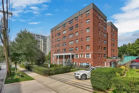 33 Barker Ave #4F, White Plains, NY 10601