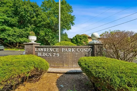 7 E Lawrence Park Dr #1, Orangetown, NY 10968