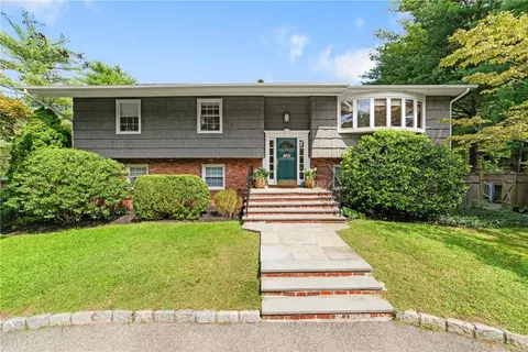 2510 Linette Ct, Yorktown, NY 10598