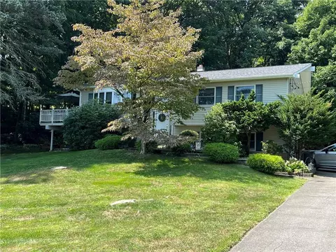 133 Frozen Ridge Rd, Newburgh, NY 12550