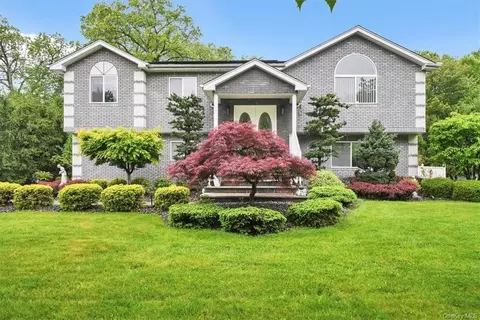 11 Elizabeth Ct, Ramapo, NY 10977
