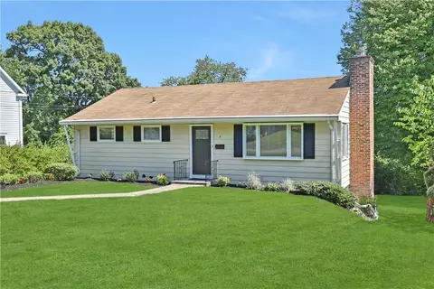 3 Foxhill Rd, Mount Pleasant, NY 10595