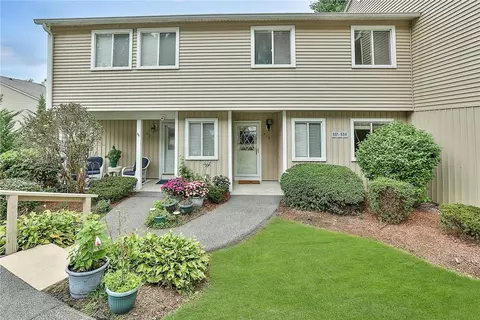 602 High Meadow Ln, Yorktown, NY 10598