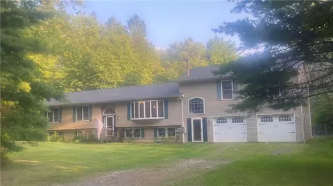397 Dingle Daisy Rd, Thompson, NY 12701