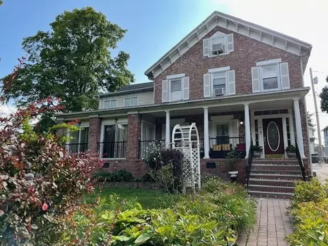 6 Railroad Ave, Chester, NY 10918