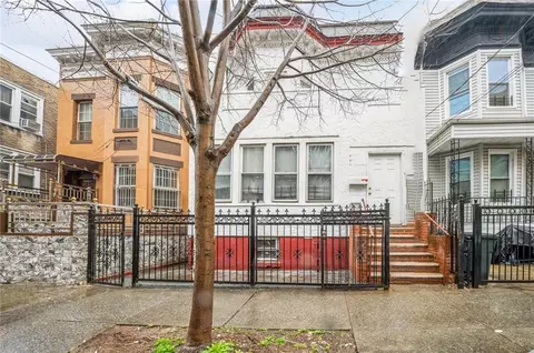 671 E 224th St, New York, NY 10466