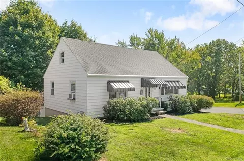 227 Park Ln, Port Ewen, NY 12466