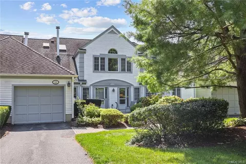100 Brook Hills Cir, White Plains, NY 10605