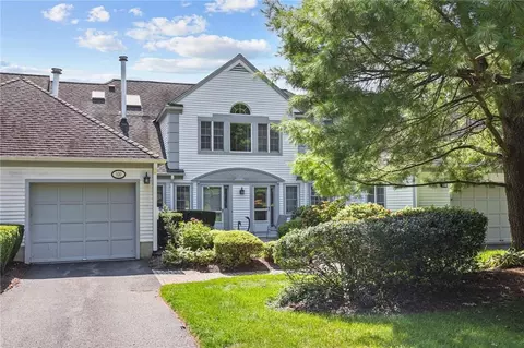 100 Brook Hills Cir, White Plains, NY 10605