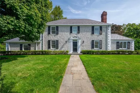 700 Wolfs Ln, Pelham, NY 10803