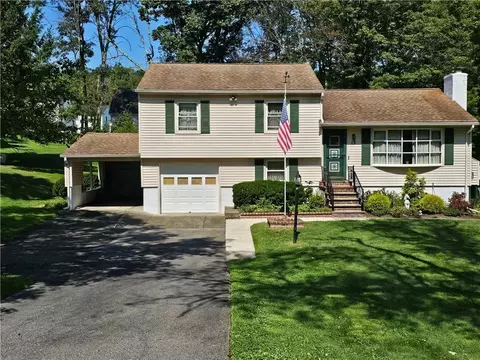 13 Carol Dr, La Grange, NY 12603