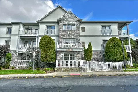 30 N De Baun Ave #201, Ramapo, NY 10901
