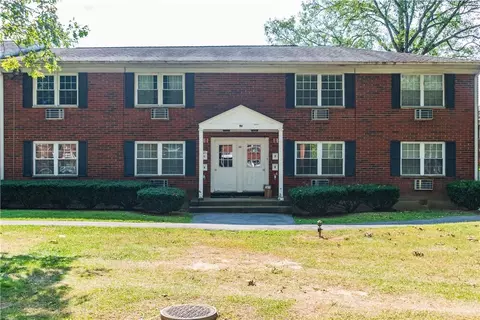 5 Wildwood Dr #20B, Wappinger, NY 12590
