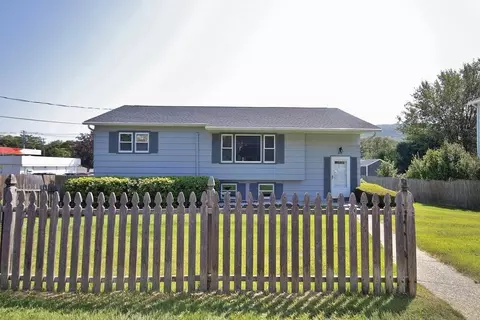 40 Mead Ave, Beacon, NY 12508