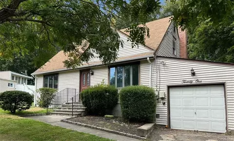 21 Richmond Pl, Cortlandt, NY 10567