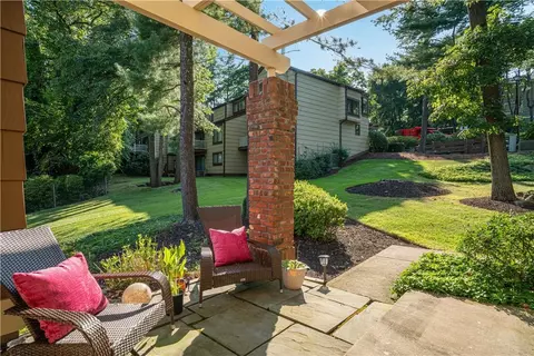 125 Treetop Cir, Clarkstown, NY 10954