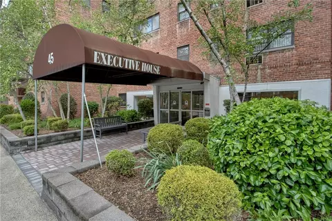 45 E Hartsdale Ave #2F, Greenburgh, NY 10530