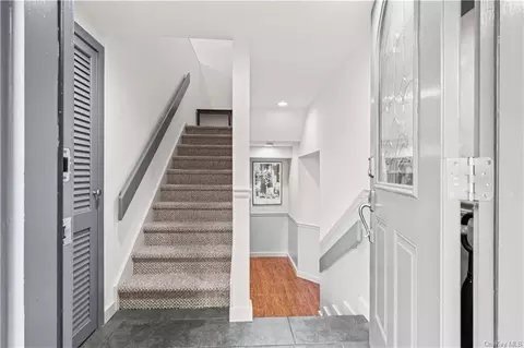 33 Roselle Ave #I, Mount Pleasant, NY 10570
