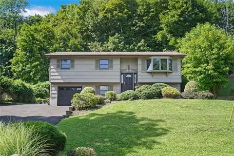 15 Locust Dr, Thiells, NY 10984