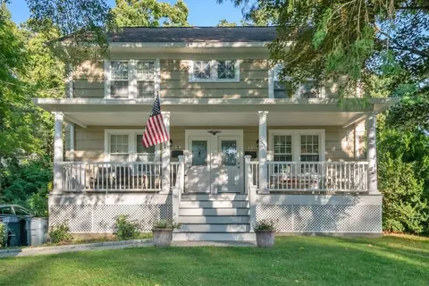 9-11 Elm St, New Castle, NY 10514