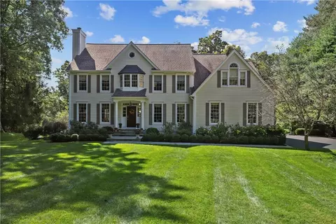71 Pine Hill Dr, Lewisboro, NY 10590